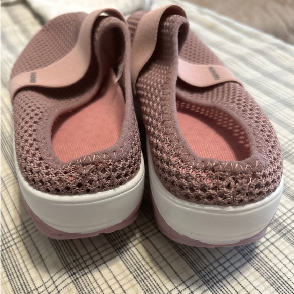 Slip on Sneakers NWOT - Picture 3 of 3